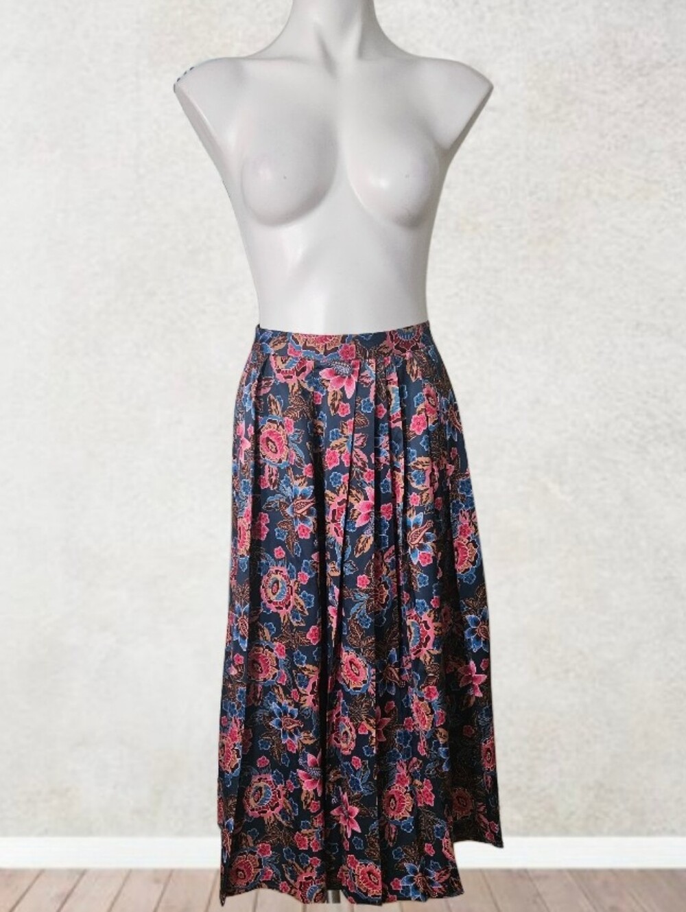 ICÕNW Floral Pleated Maxi Skirt - Floral Print Small